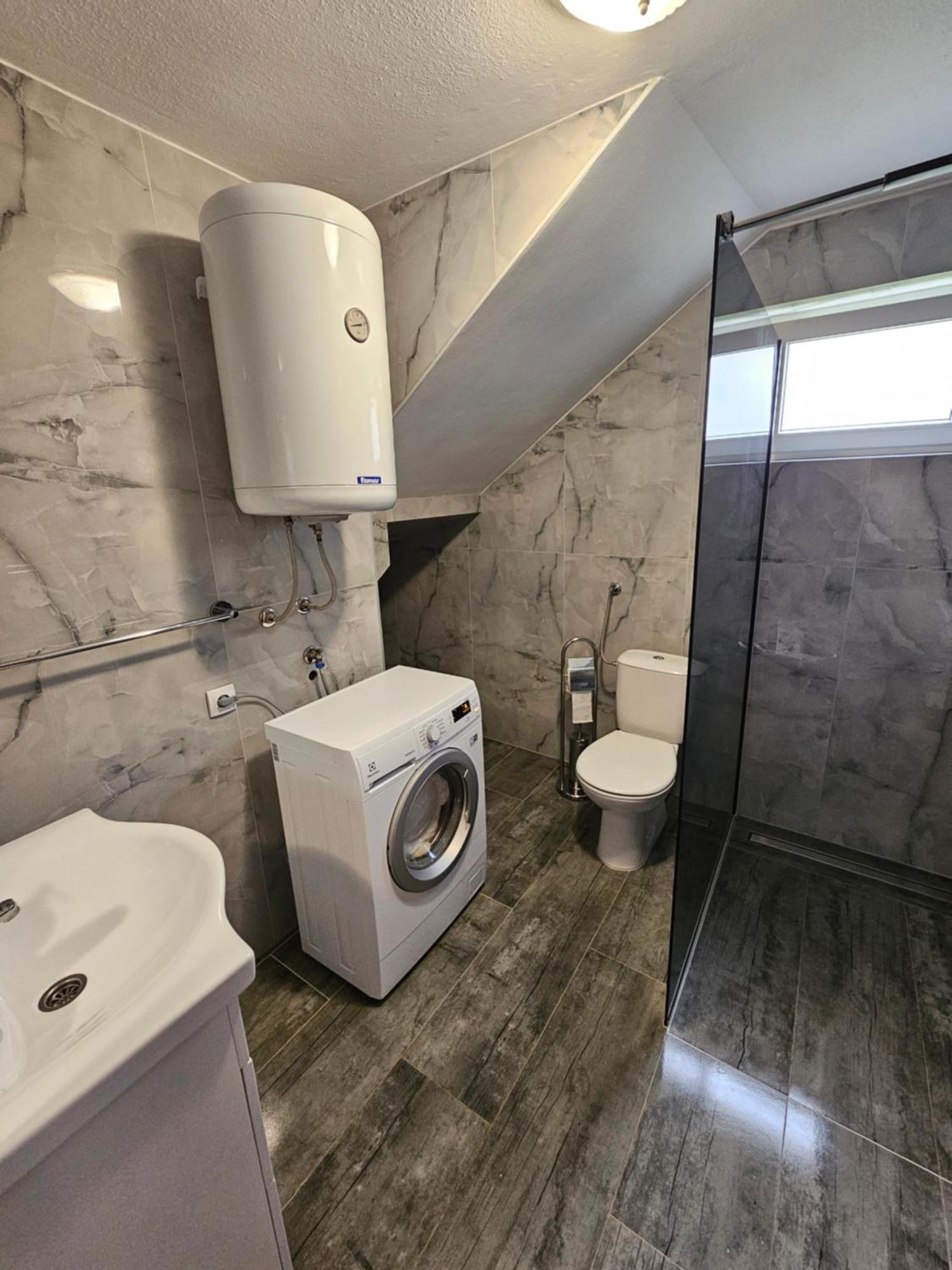 Apartman Mile - Holiday House سوملجاناك المظهر الخارجي الصورة